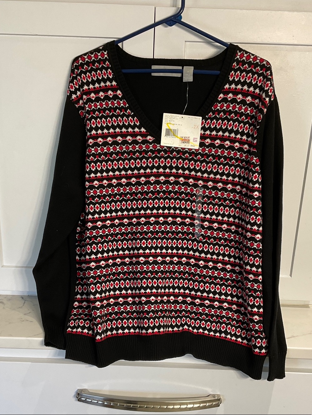 Liz Claiborne Black V-Neck Sweater with Red and White Pattern